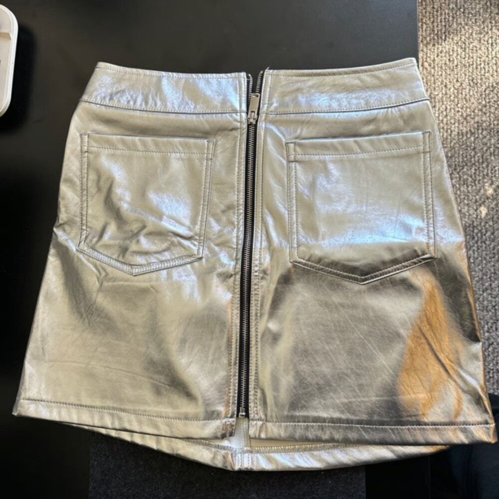 Metalic Silver Mini Skirt with Pockets and Zipper
